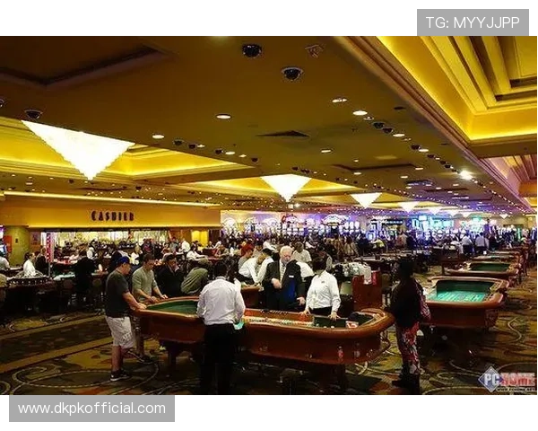 世界第一赌城：比较拉斯维加斯、澳门和蒙特卡洛的赌场文化与旅游吸引力